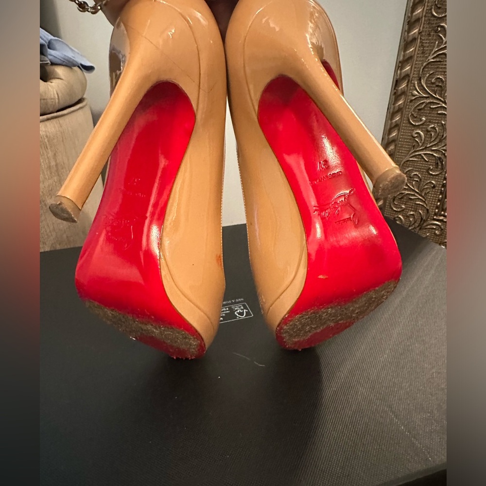 Christian Louboutin nude shoes. Size 37